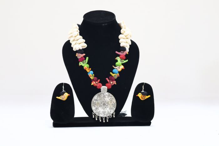 Handcrafted Shell Pendant Necklace & Earring Set with Red Dori | Ethnic Coastal Charm